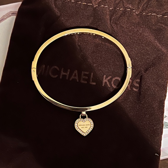 MICHAEL KORS Gold Logo Pave Heart Charm Bangle Bracelet - Picture 12 of 16
